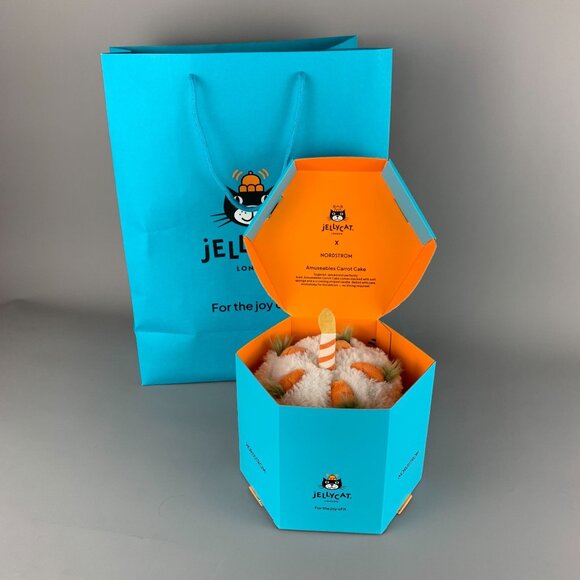 Jellycat Amuseables Carrot Cake Chicago Exclusive Plush Toy New with Box & Bag - Picture 2 of 14